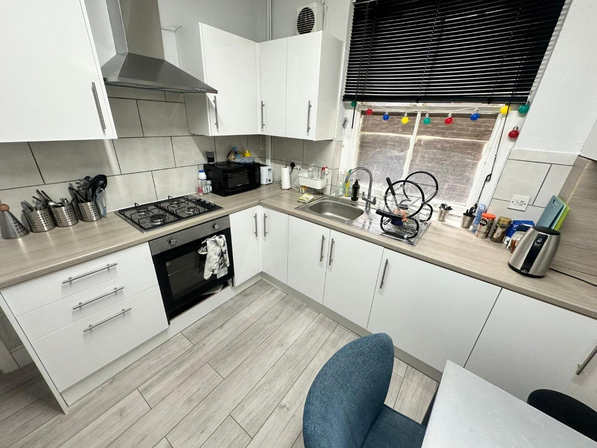 Whitechapel Station Rooms R1 London Exterior foto